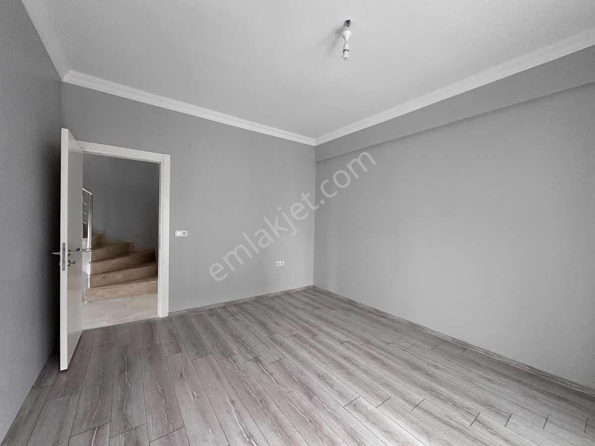 Re/max Target Ons'dan Yenişakran'da Satılık Tripleks Villa - Görsel 13