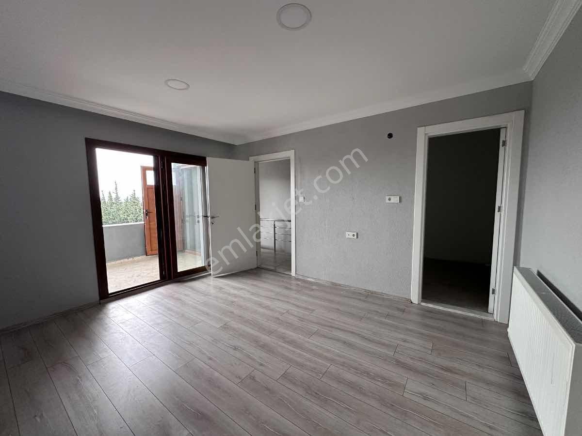Re/max Target Ons'dan Yenişakran'da Satılık Tripleks Villa - Görsel 17