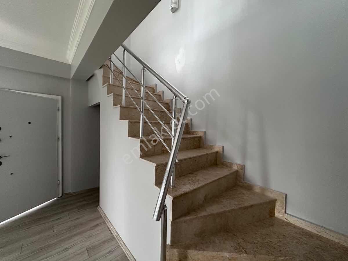 Re/max Target Ons'dan Yenişakran'da Satılık Tripleks Villa - Görsel 20