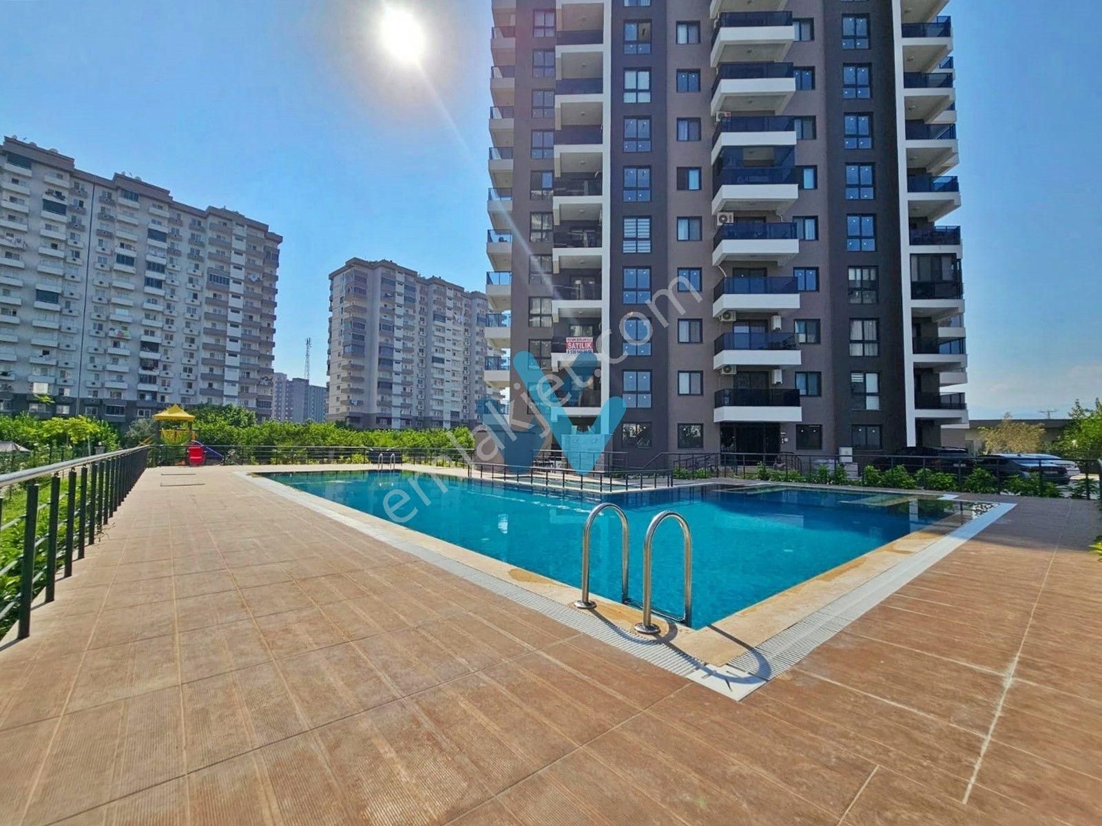 Win'den Çeşmeli'de Deniz Manzaralı Satılık (0) 1+1 Lüks Yazlık - Görsel 2