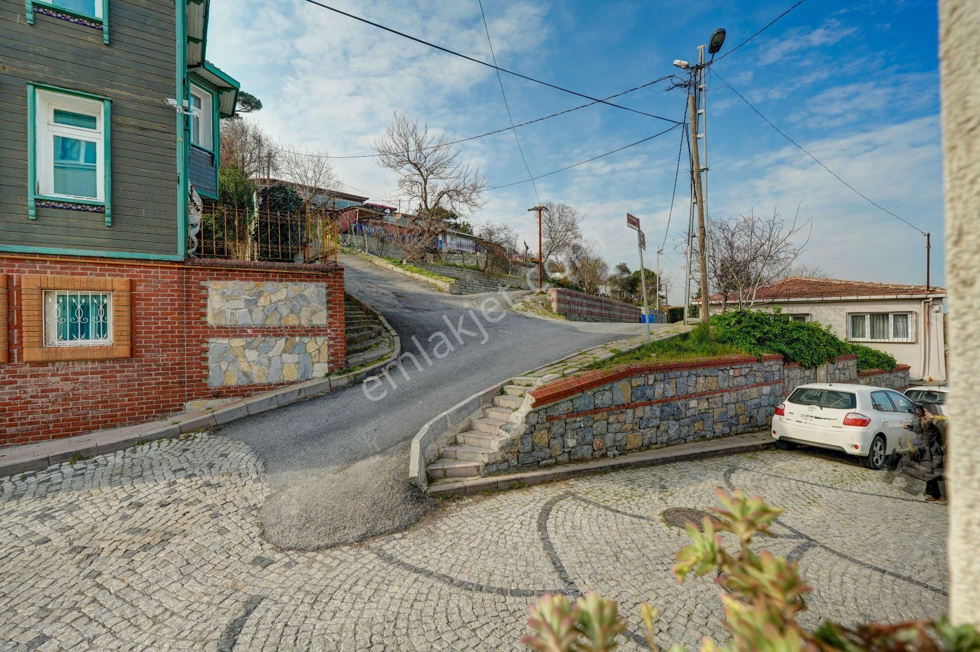 Üsküdar Kuzguncuk 'da Boğaz Ve Doğa Manzaralı Satılık 2+1 Daire - Görsel 34