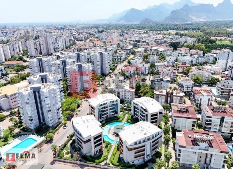 Lüks Donanımlı Sitede Satılık 4+1 Rezidans - For Sale - Görsel 15