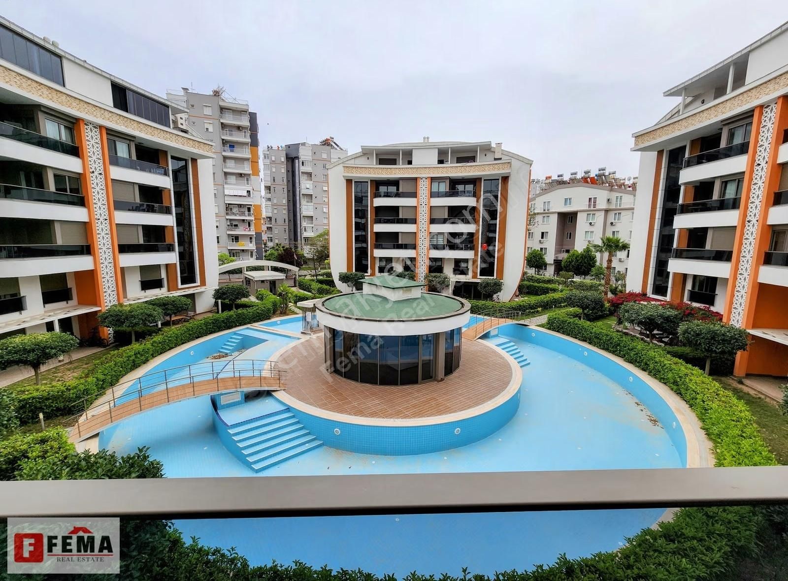 Lüks Donanımlı Sitede Satılık 4+1 Rezidans - For Sale - Görsel 24