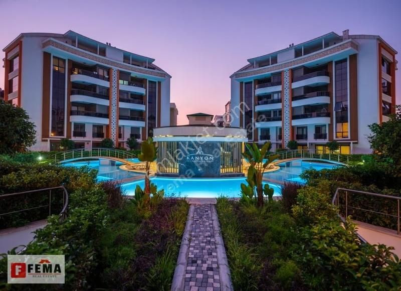 Lüks Donanımlı Sitede Satılık 4+1 Rezidans - For Sale - Görsel 14