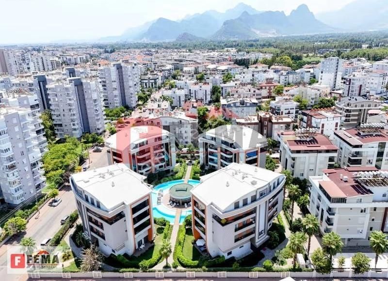 Lüks Donanımlı Sitede Satılık 4+1 Rezidans - For Sale - Görsel 18