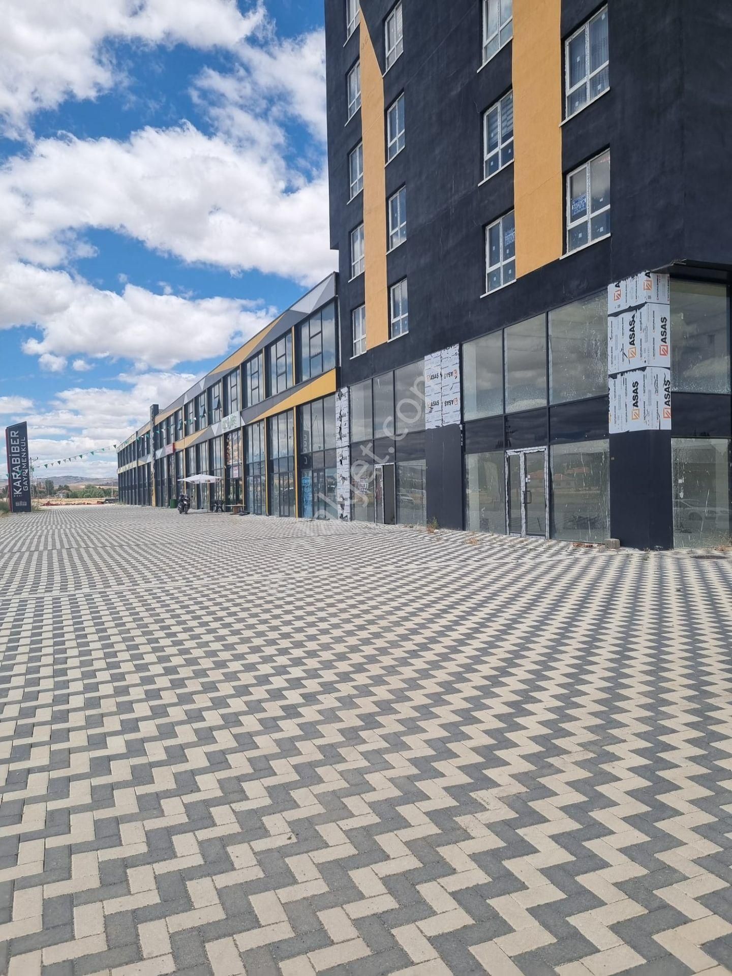 Havalimanı Ve Üniversite Arasında 1+1 Sıfır Yatırımlık Daire