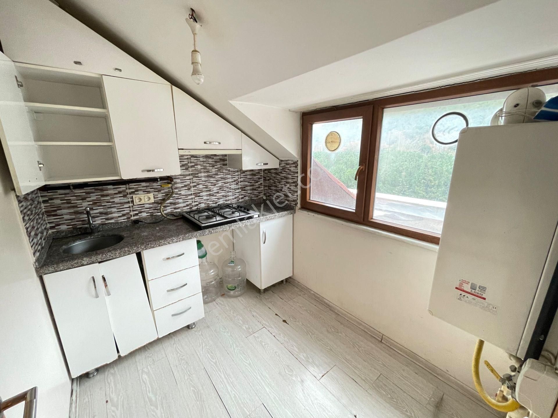 Kayışdağı Mah. 7tepe Üni. Yürüme Mesfsnd Manzaralı Çatı Katı 1+1 - Görsel 12