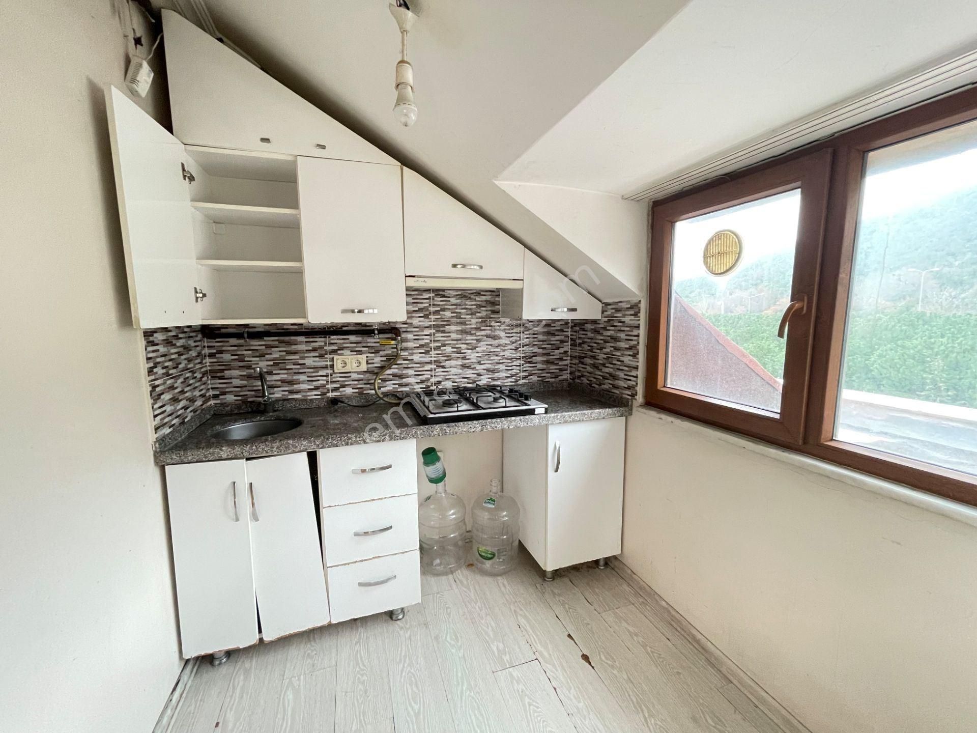 Kayışdağı Mah. 7tepe Üni. Yürüme Mesfsnd Manzaralı Çatı Katı 1+1 - Görsel 14
