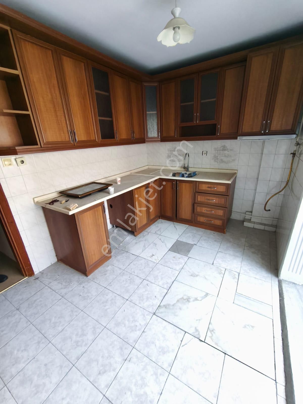 Cebeci Mah.ali Cevat Okulu Yan Sokağı 115 M2 Daire 2+1 Kiralık - Görsel 9