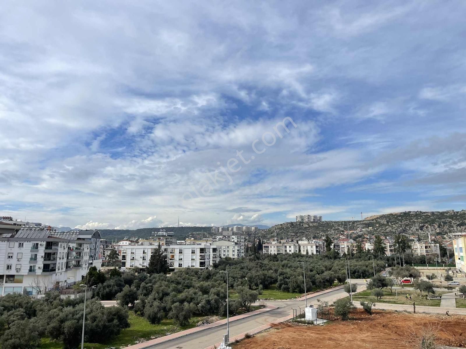 Kiralık 2+1 Daire - Balkona Çık Temiz Havanı Al