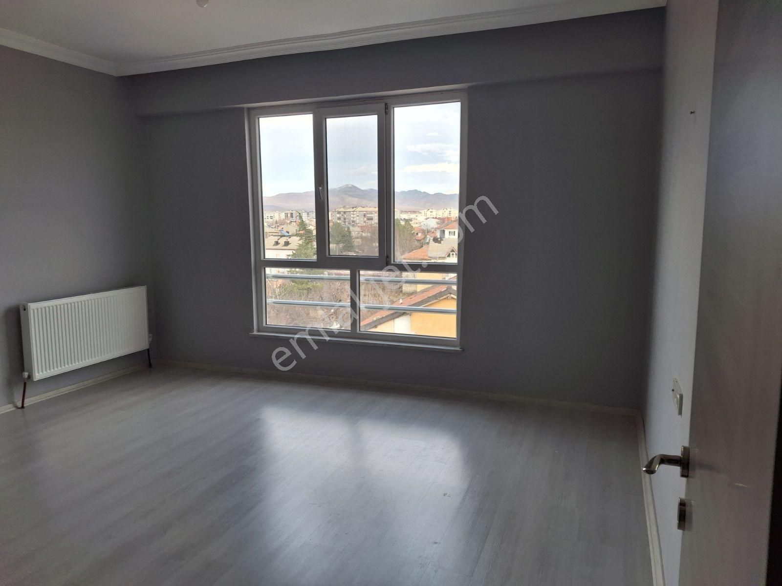 5 Agustos Köprüsü Sagında Yeni Bina 3+1kiralık Daire - Görsel 6