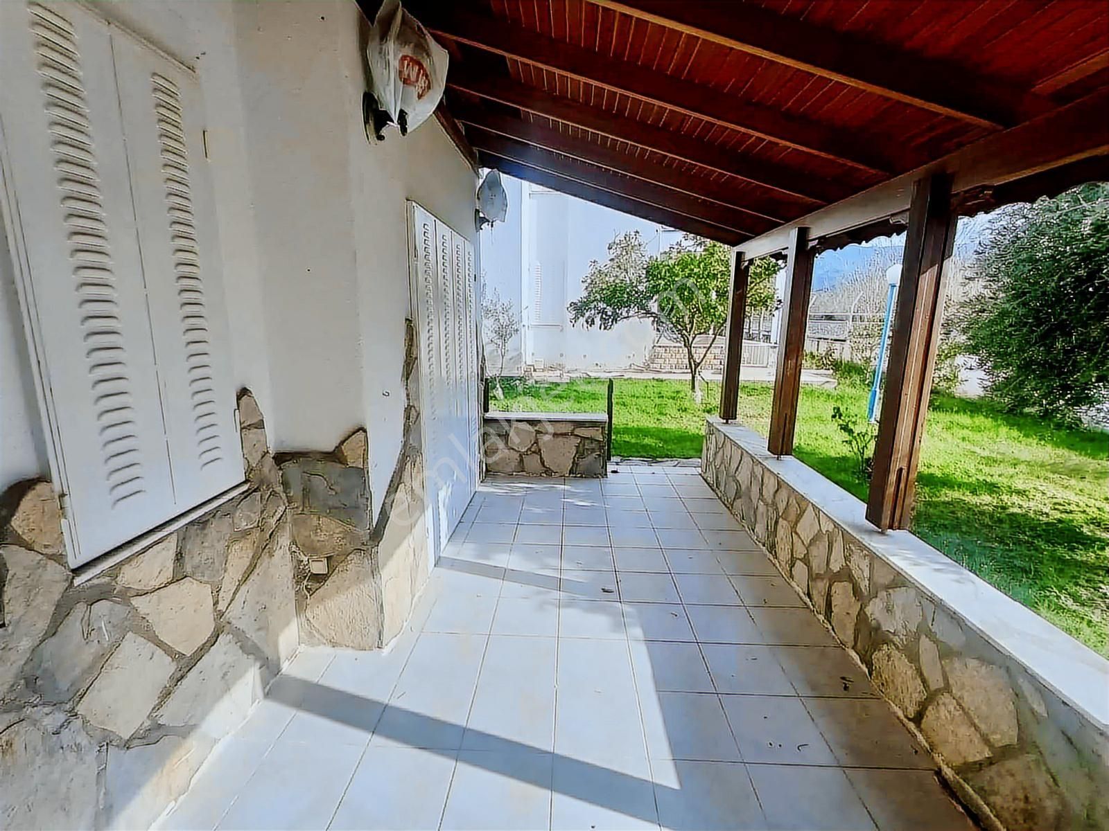 Kuşadası Davutlar'da Havuzlu Sitede Satılık 4+1 Tripleks Yazlık - Görsel 10