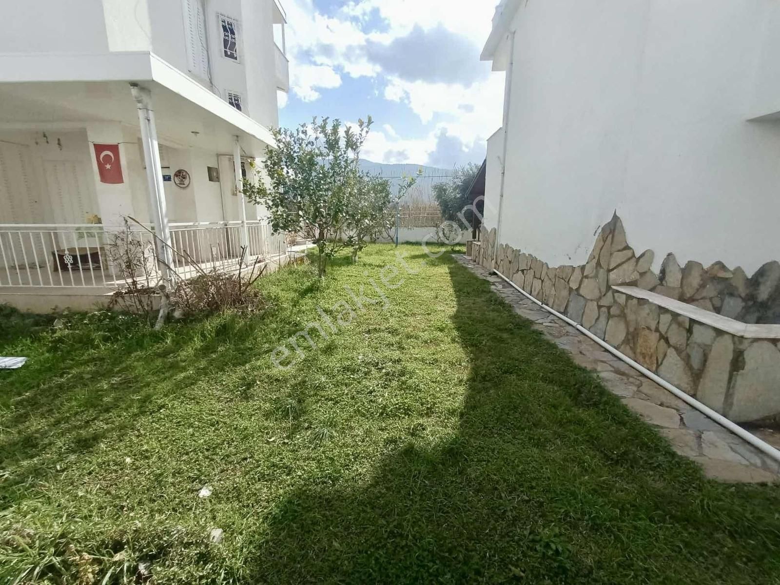 Kuşadası Davutlar'da Havuzlu Sitede Satılık 4+1 Tripleks Yazlık - Görsel 9