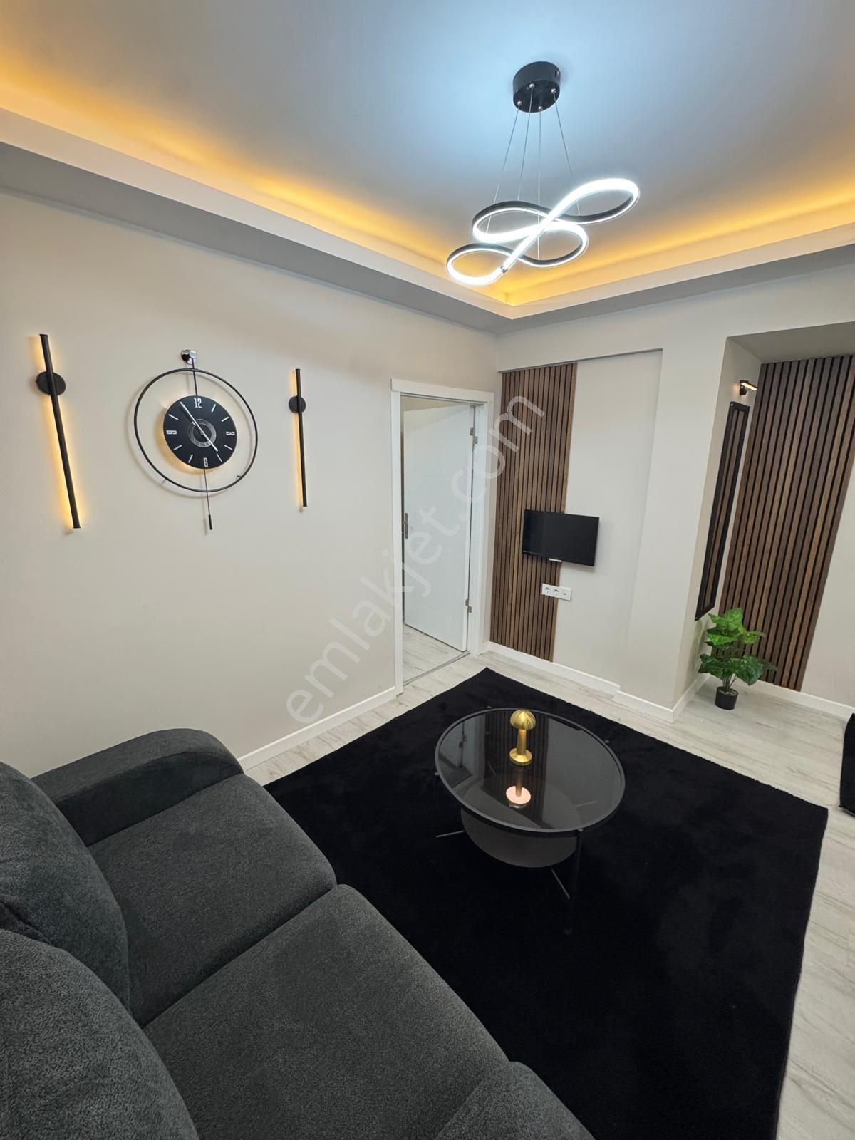 Adatepe Mahallesinde Yüksek Giriş + Bahçeli Eşyalı Hazır 1+1 Daire