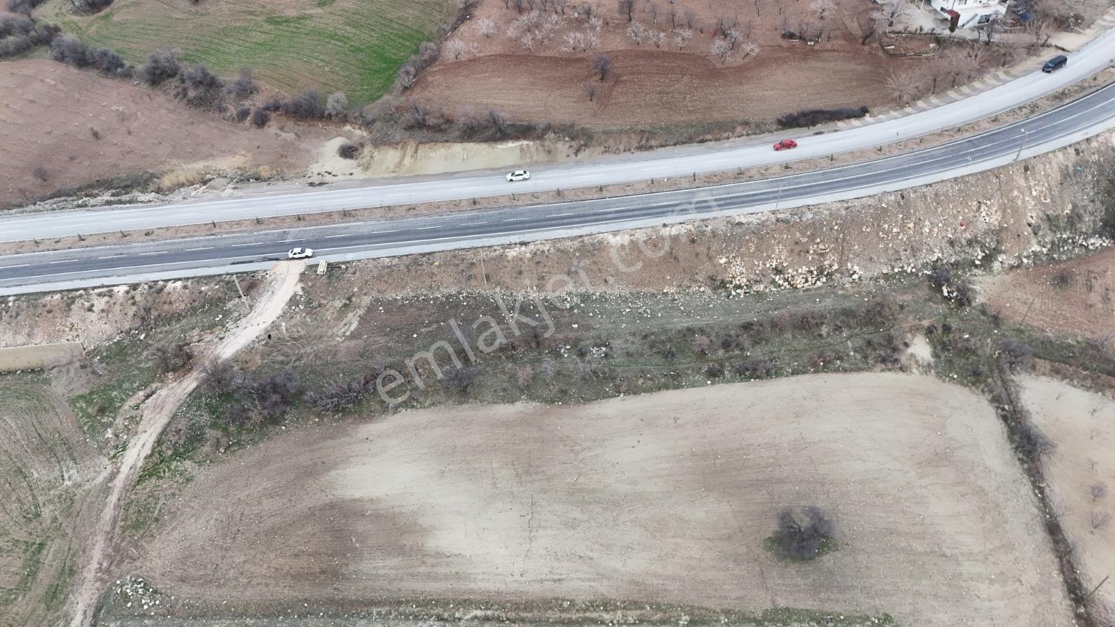 Hakev'den Besni - Adıyaman Yolunda Satılık Benzin İstas. Arsası - Görsel 11
