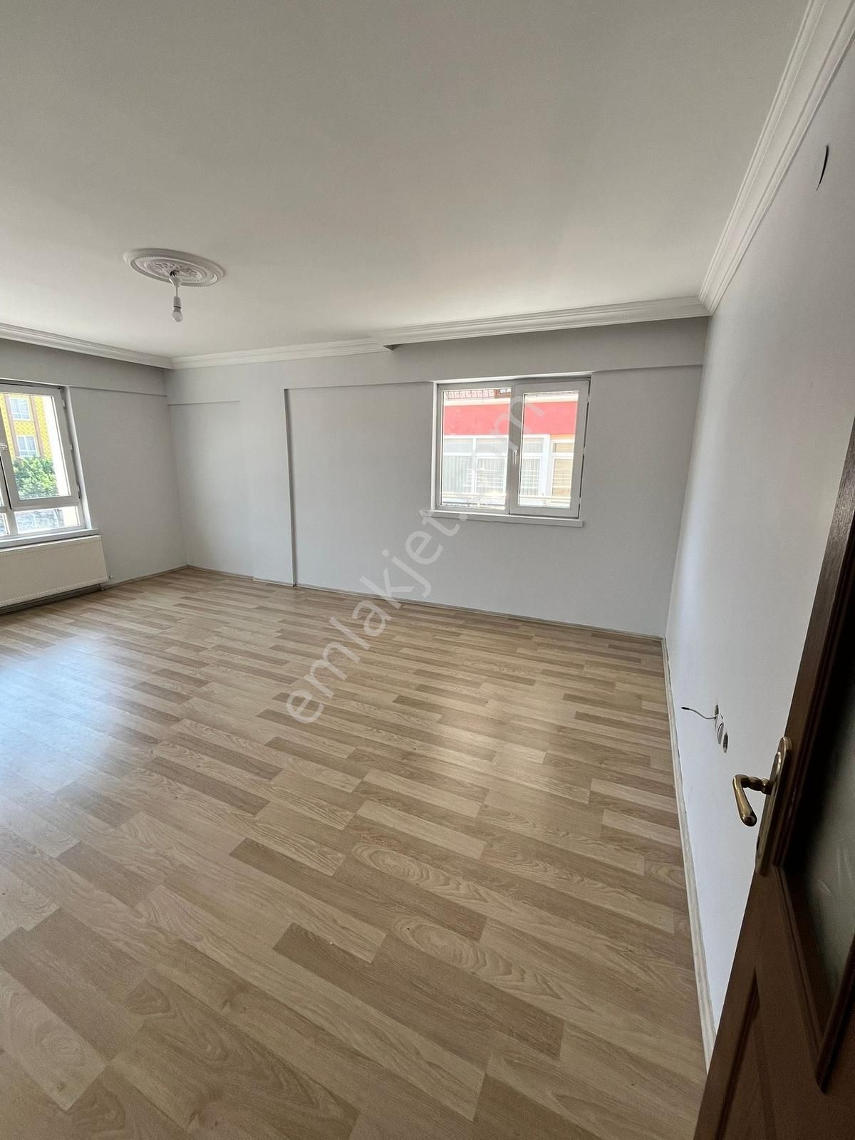 Karapürçek Cadde Üzeri Ön Cephe Katta Asansörlü 135 Mt 3+1 Daire - Görsel 7