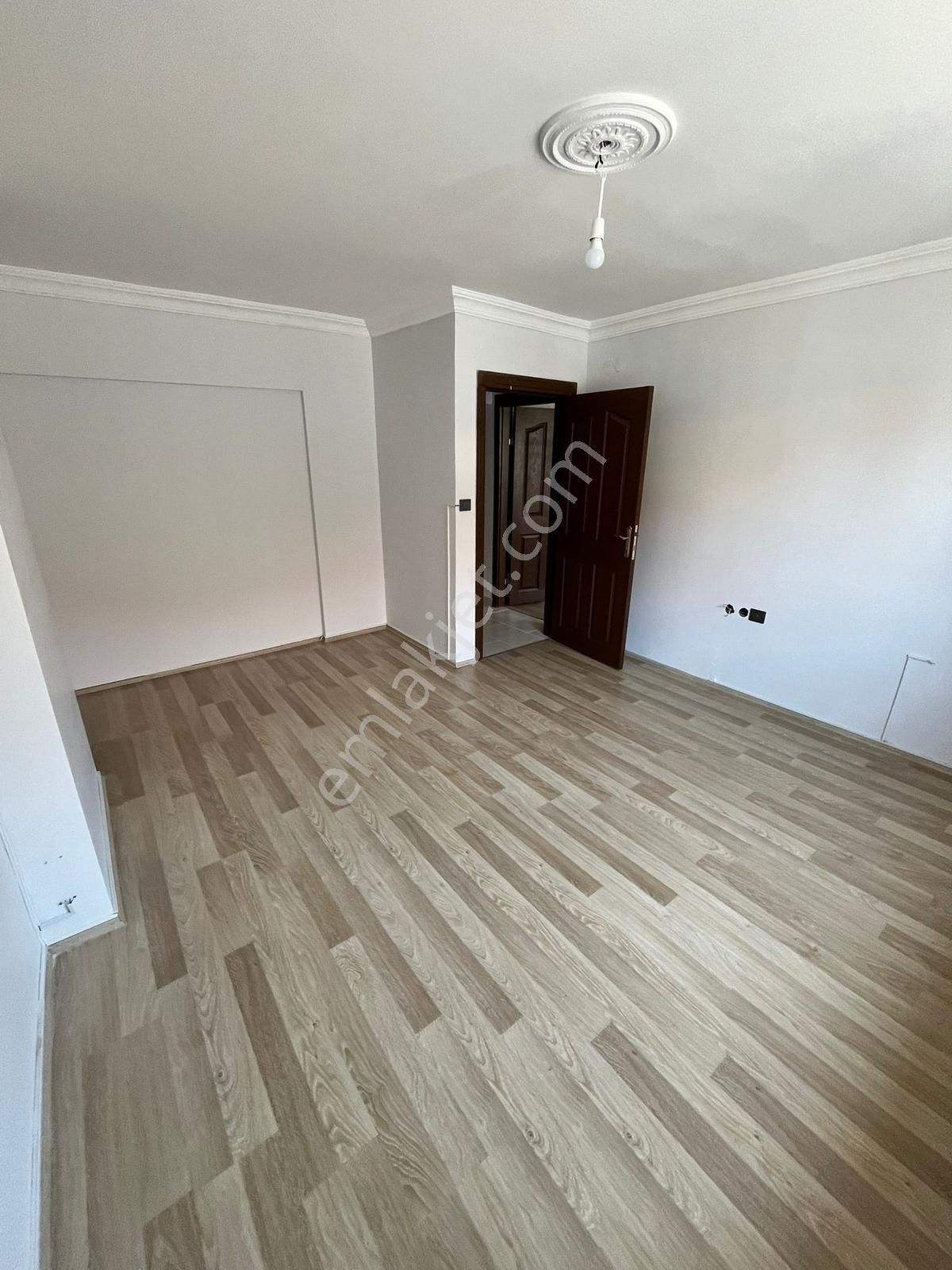 Karapürçek Cadde Üzeri Ön Cephe Katta Asansörlü 135 Mt 3+1 Daire - Görsel 17