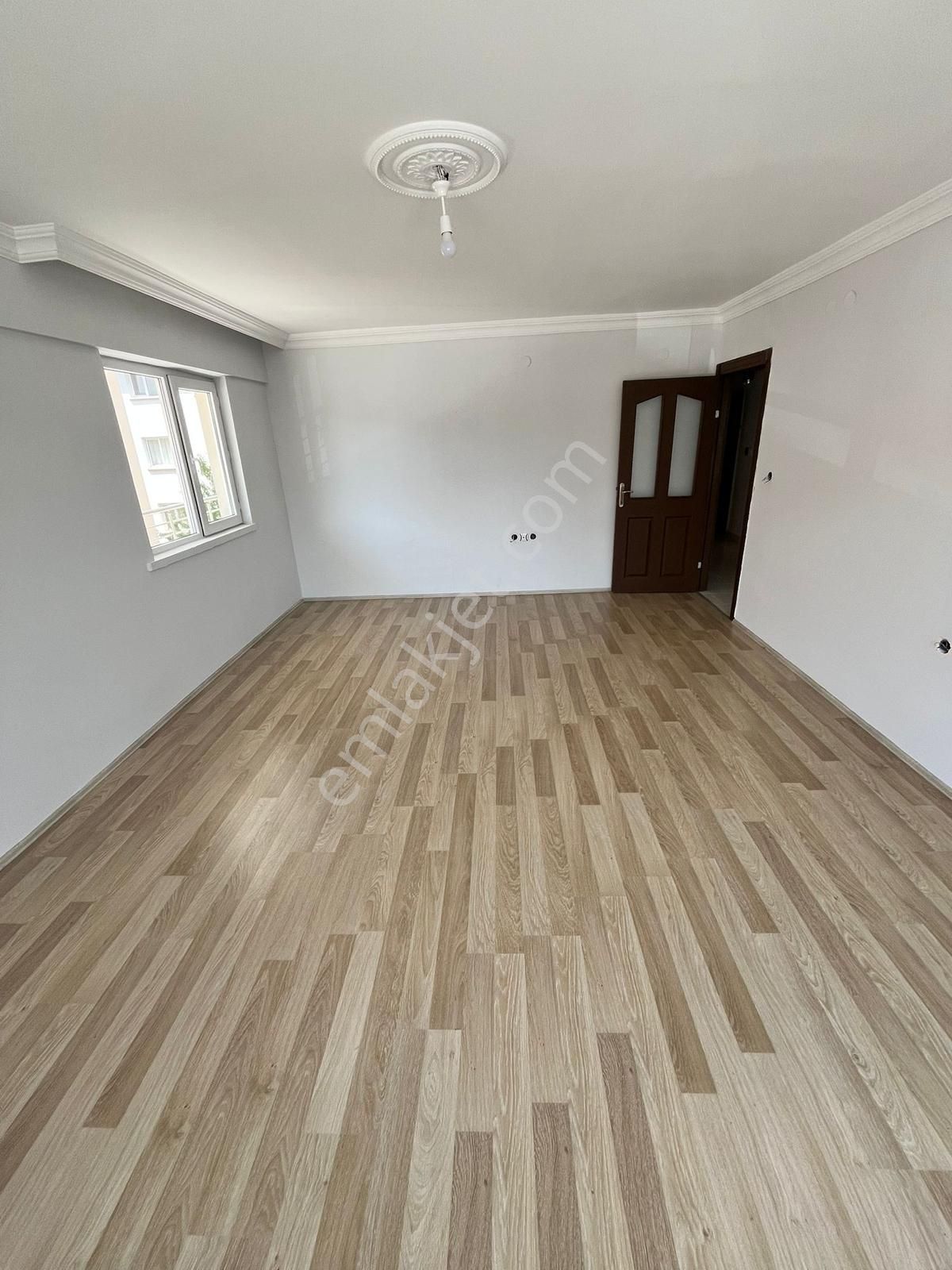 Karapürçek Cadde Üzeri Ön Cephe Katta Asansörlü 135 Mt 3+1 Daire - Görsel 8