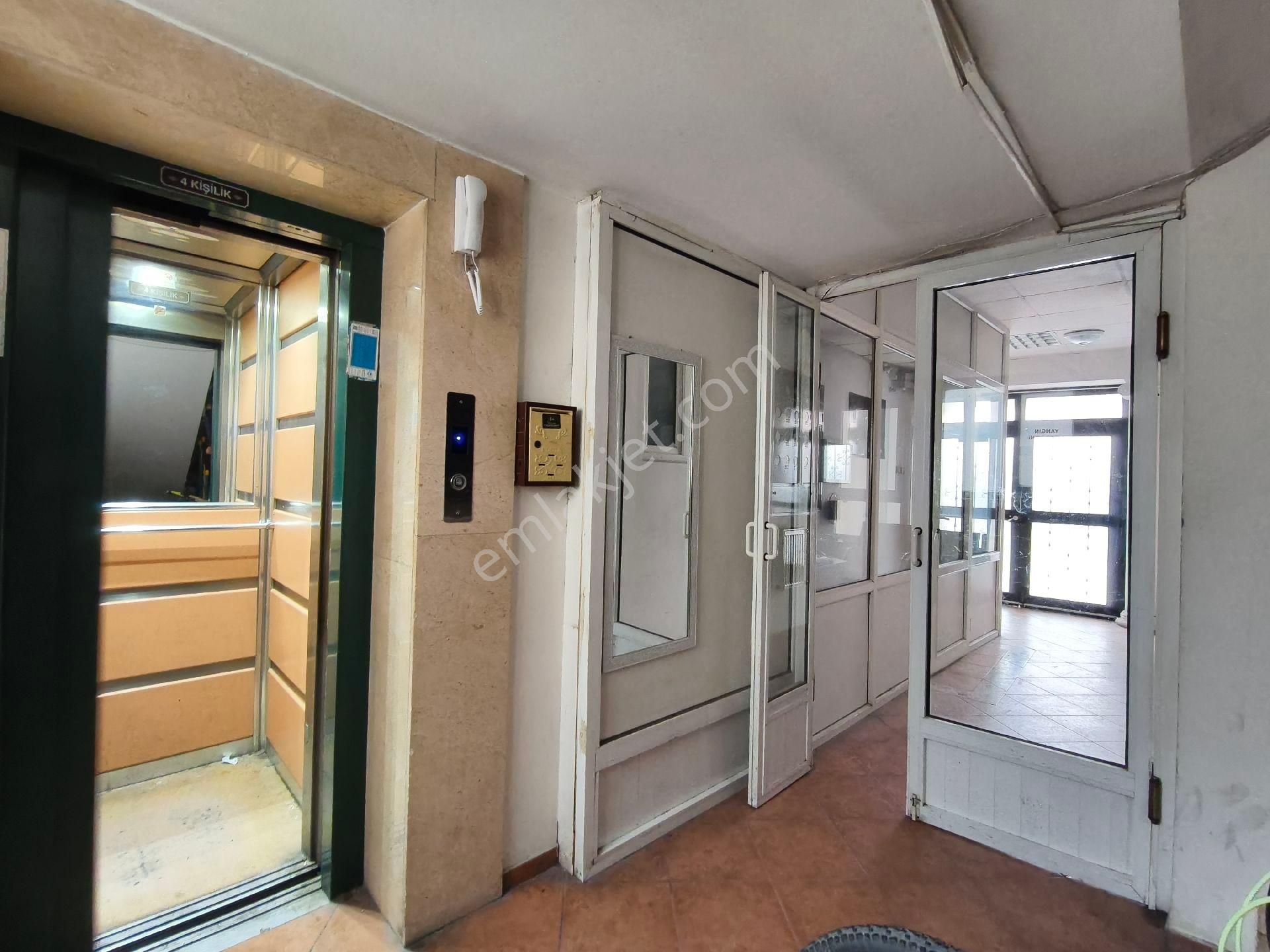 Pera'dan İstiklal Mh.de Asansörlü 1+0 Eşyalı Kiralık Daire - Görsel 4