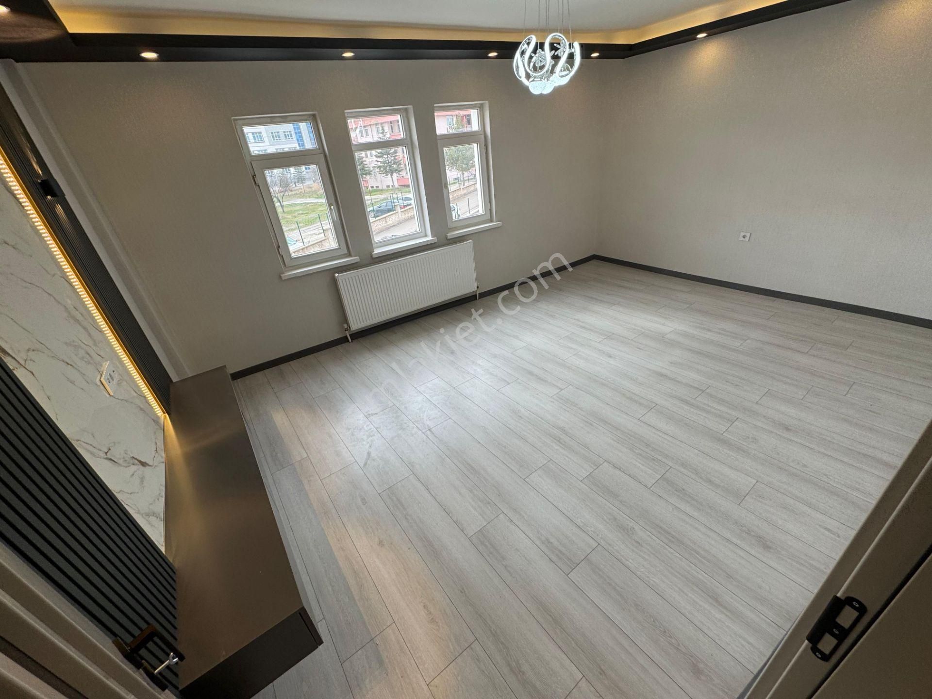 Ahi Evran Mahallesinde 3+1 Katta Full Yapılı Daire! - Görsel 9