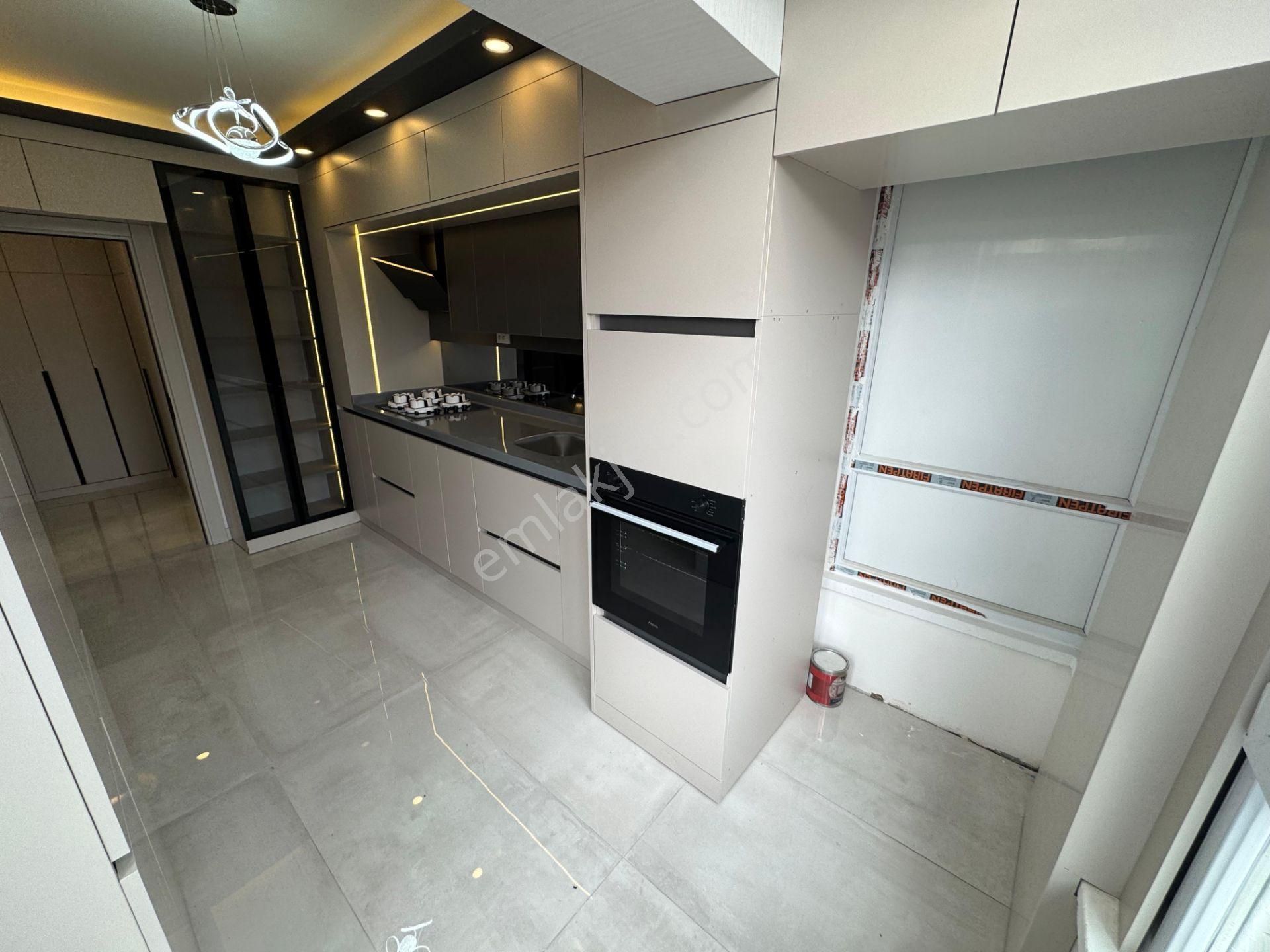 Ahi Evran Mahallesinde 3+1 Katta Full Yapılı Daire!