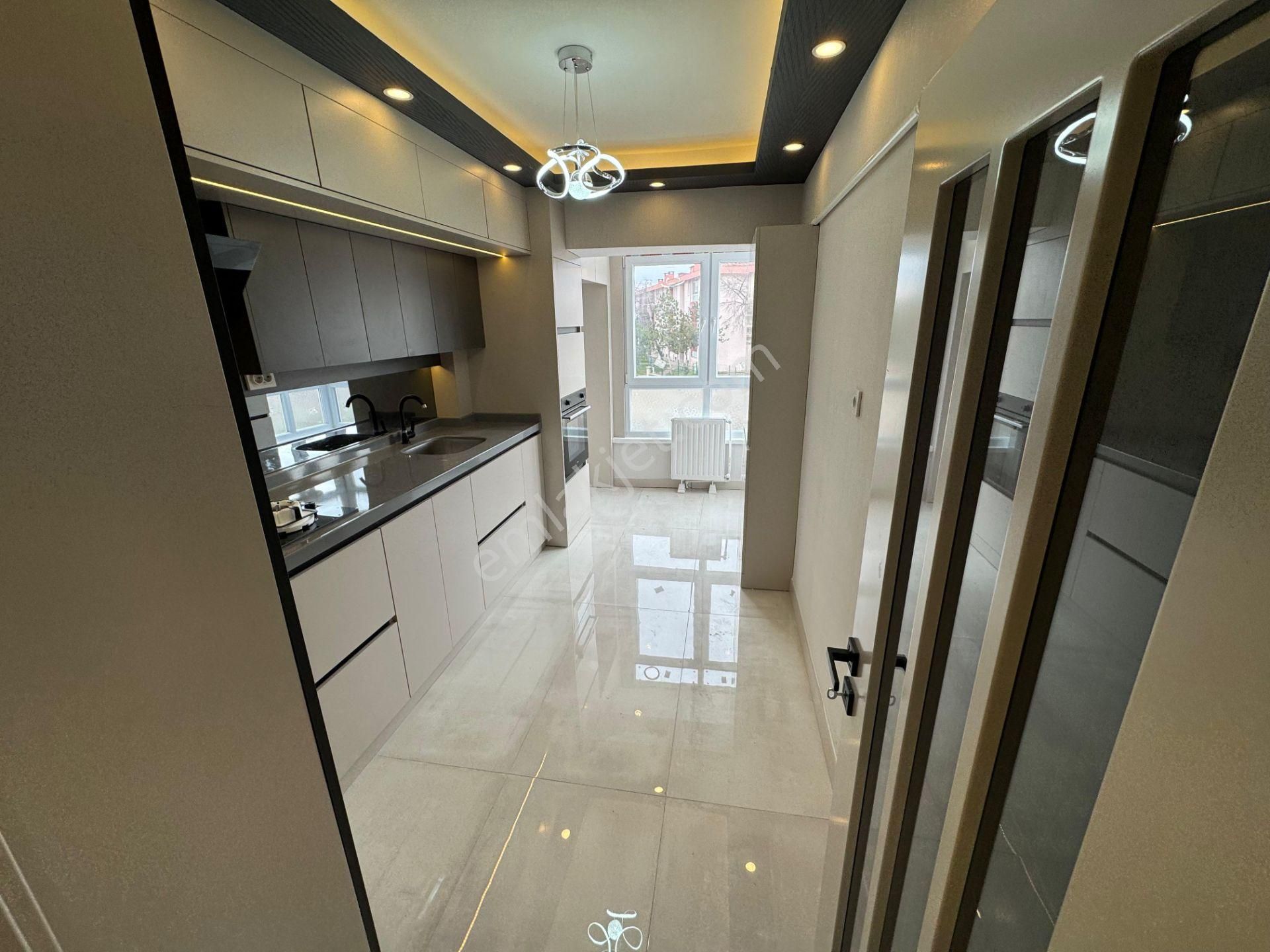 Ahi Evran Mahallesinde 3+1 Katta Full Yapılı Daire! - Görsel 4