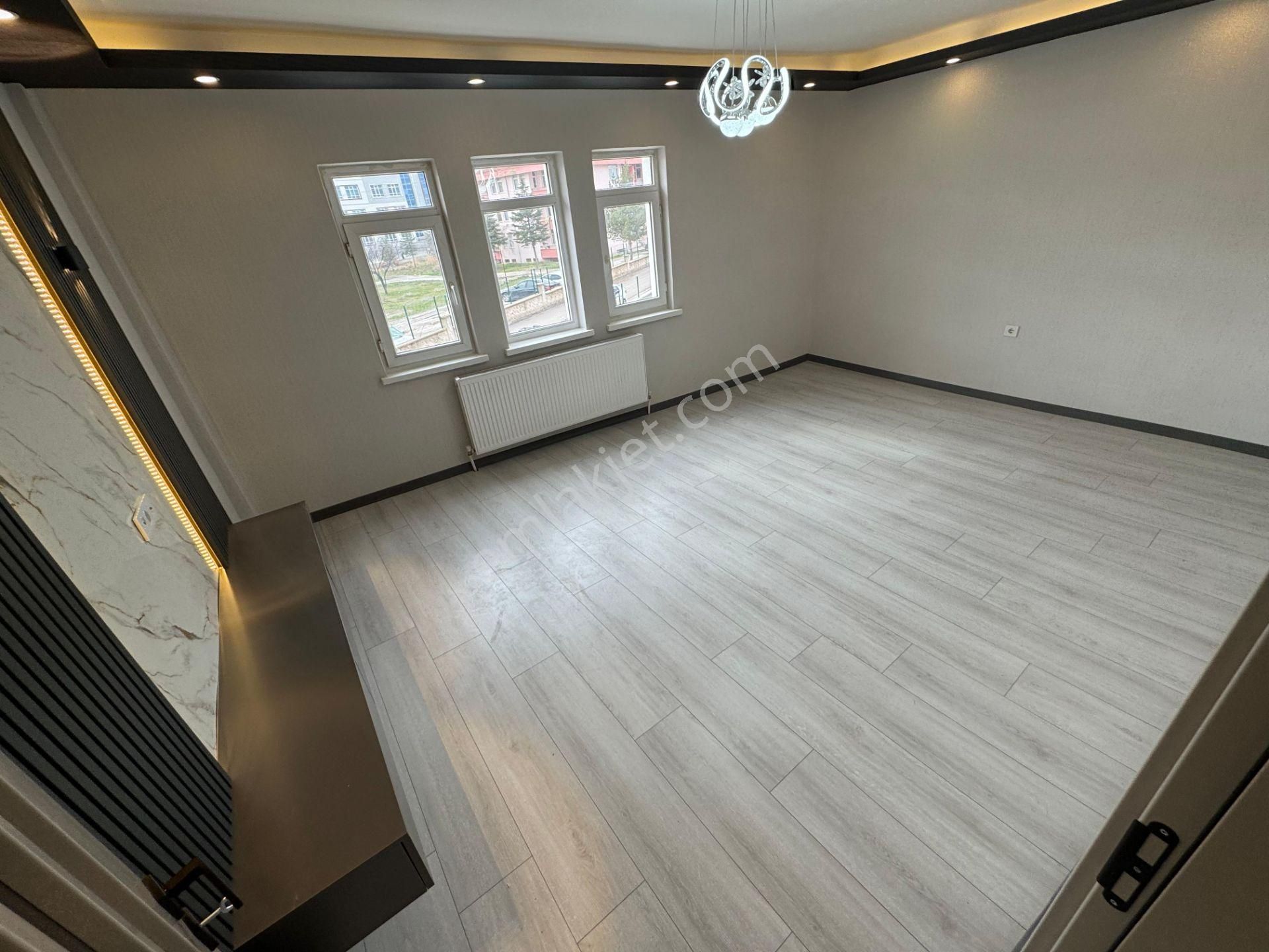 Ahi Evran Mahallesinde 3+1 Katta Full Yapılı Daire! - Görsel 11