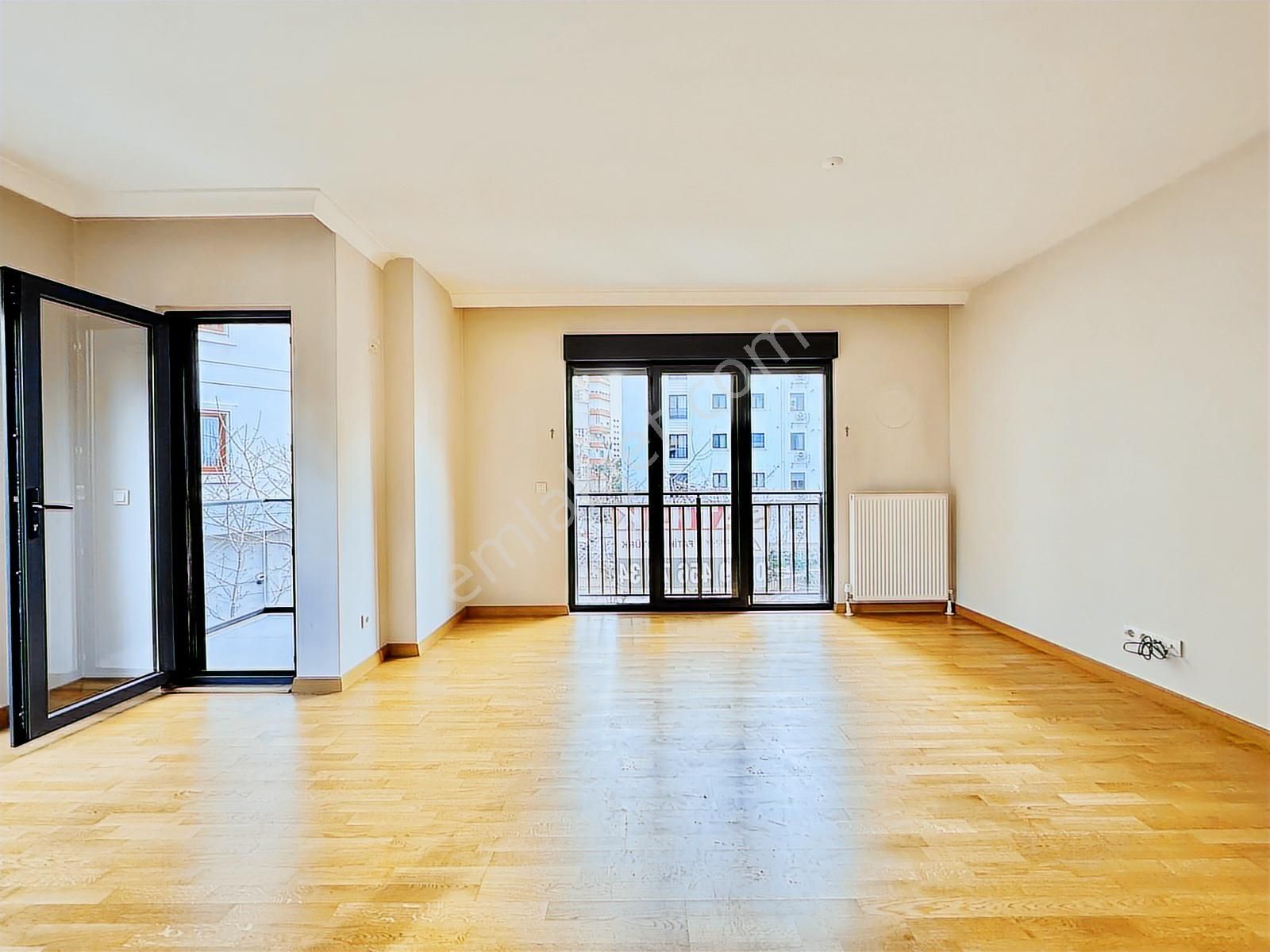 Suadiye'de 3+1 Net 95m2 Ebv Banyolu Balkonlu Boş Fırsat - Görsel 9