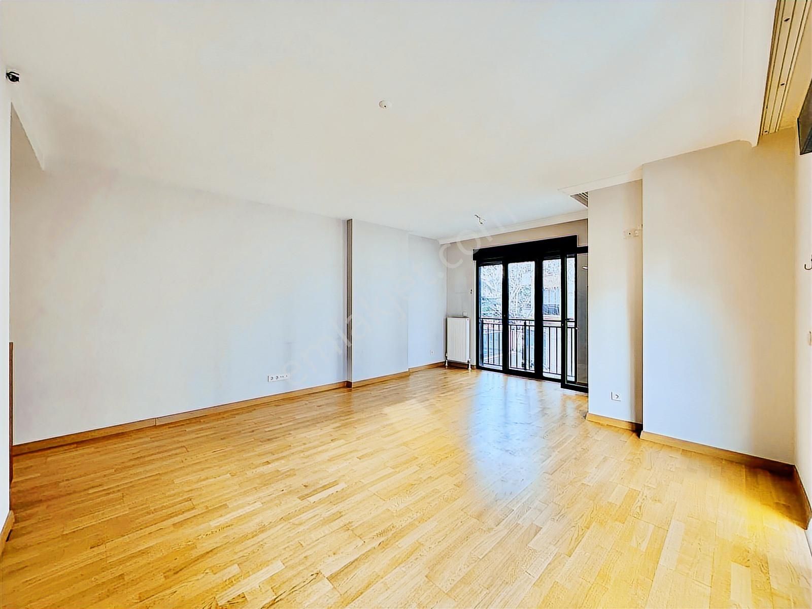 Suadiye'de 3+1 Net 95m2 Ebv Banyolu Balkonlu Boş Fırsat - Görsel 8