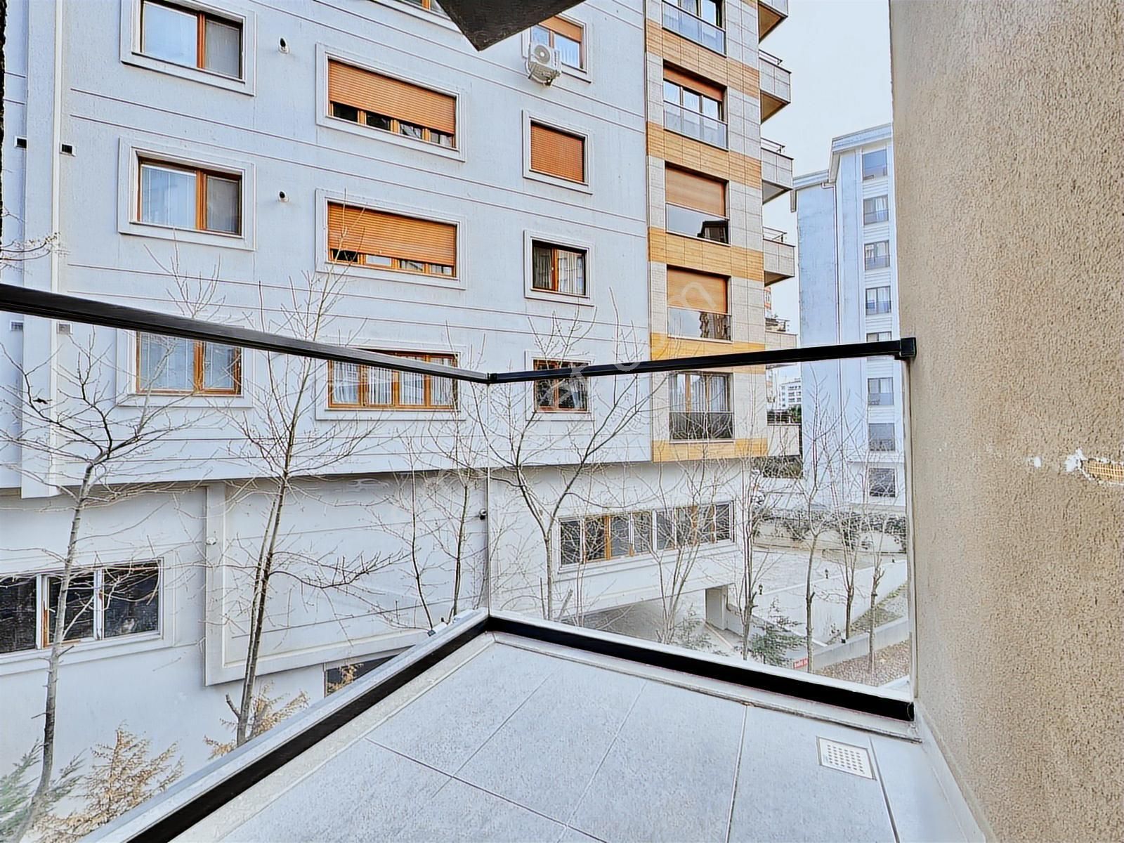 Suadiye'de 3+1 Net 95m2 Ebv Banyolu Balkonlu Boş Fırsat - Görsel 11