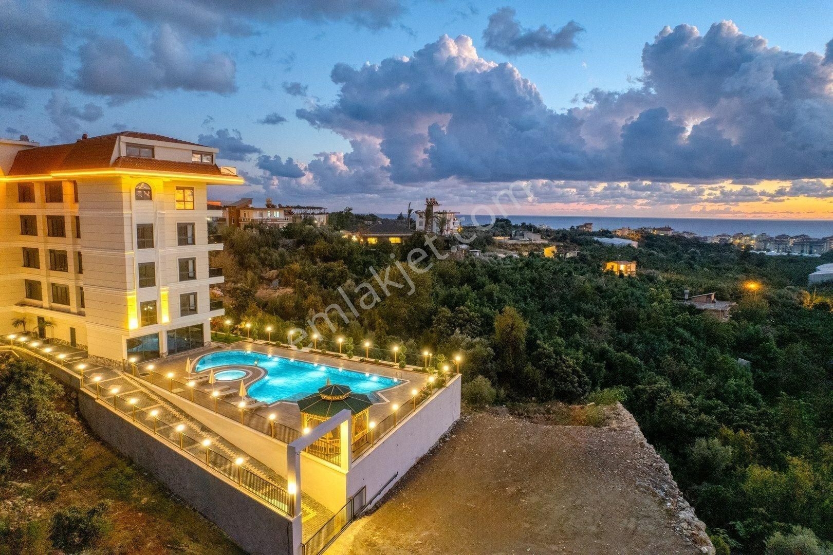 Alanya Kestel’de Deniz Manzaralı, Eşyalı 1+1 Daire - Görsel 4