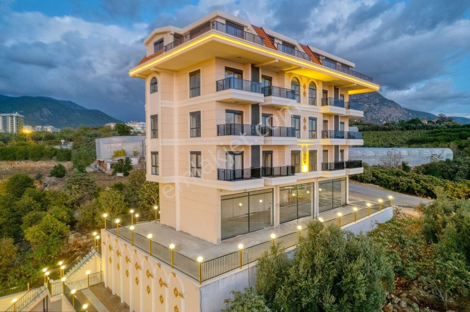 Alanya Kestel’de Deniz Manzaralı, Eşyalı 1+1 Daire - Görsel 2