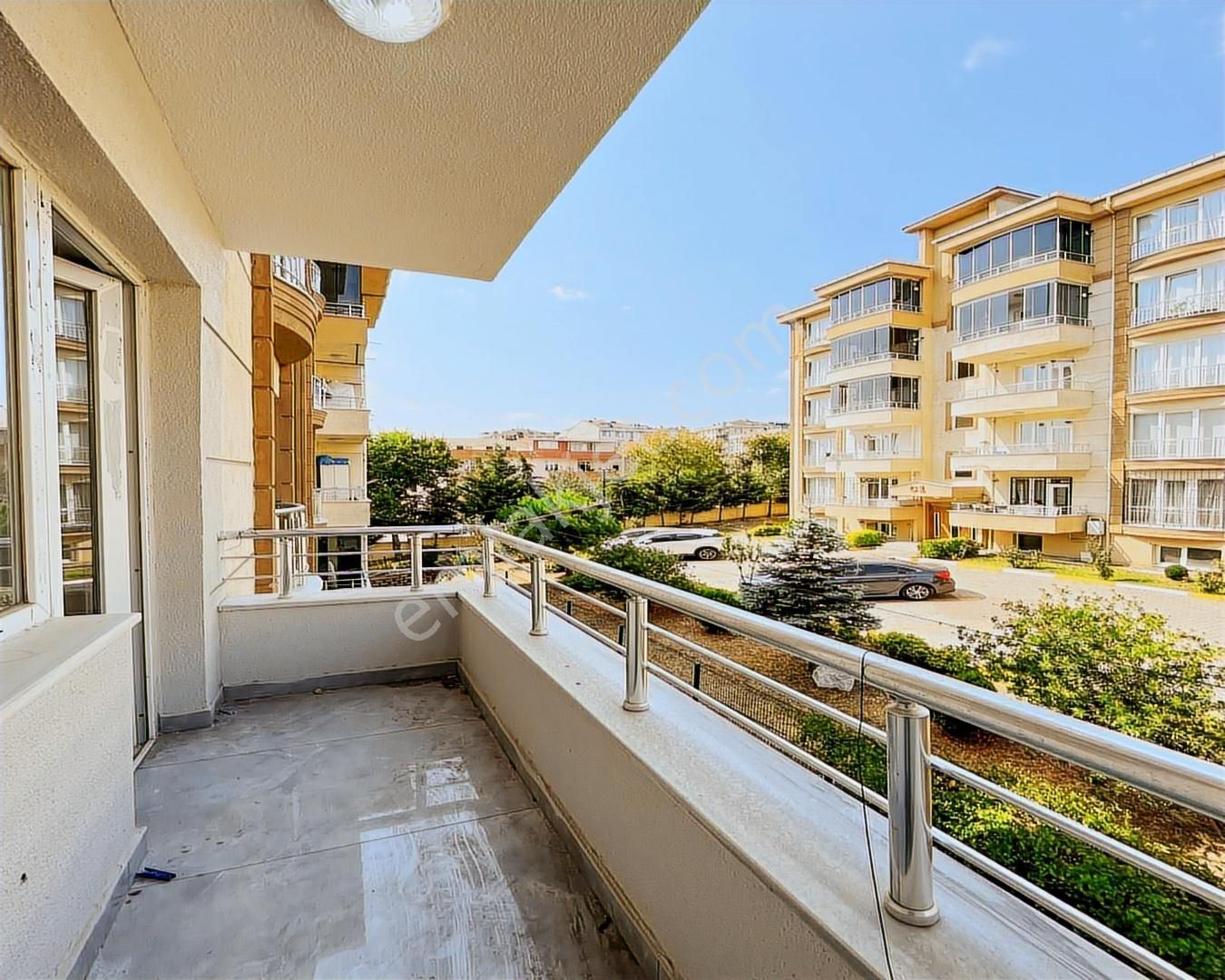 Güvenlikli Site Ve Modern Tasarımlı 2+1 Arakat Daire - Görsel 11