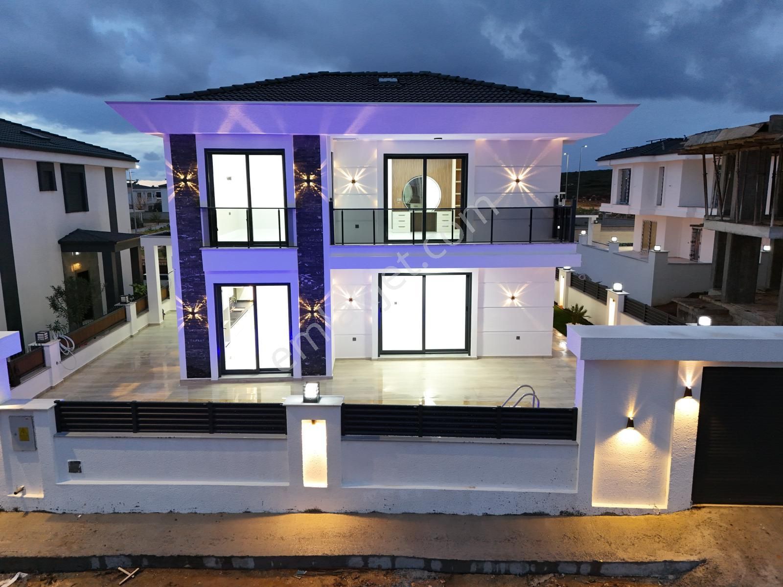 Didim Efeler Mahallesi’nde Tam Müstakil Havuzlu Lüks Villa! - Görsel 23