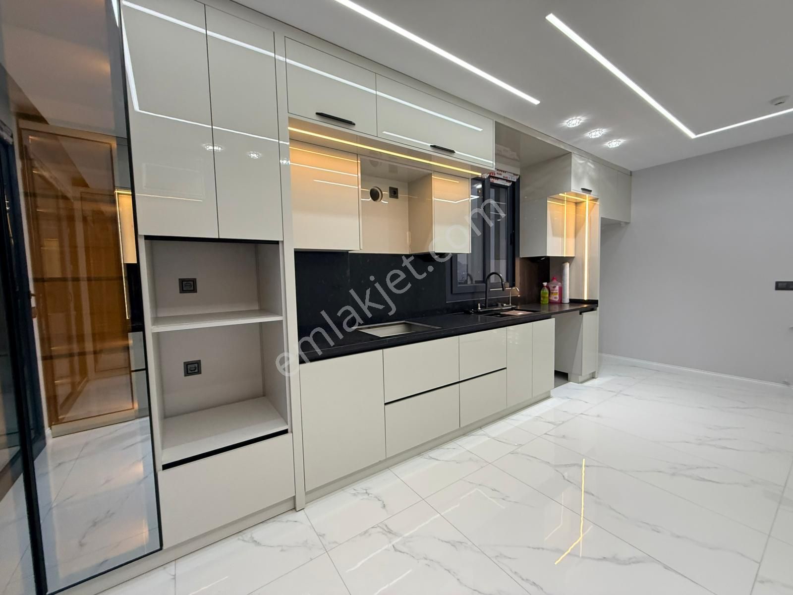 Didim Efeler Mahallesi’nde Tam Müstakil Havuzlu Lüks Villa! - Görsel 13