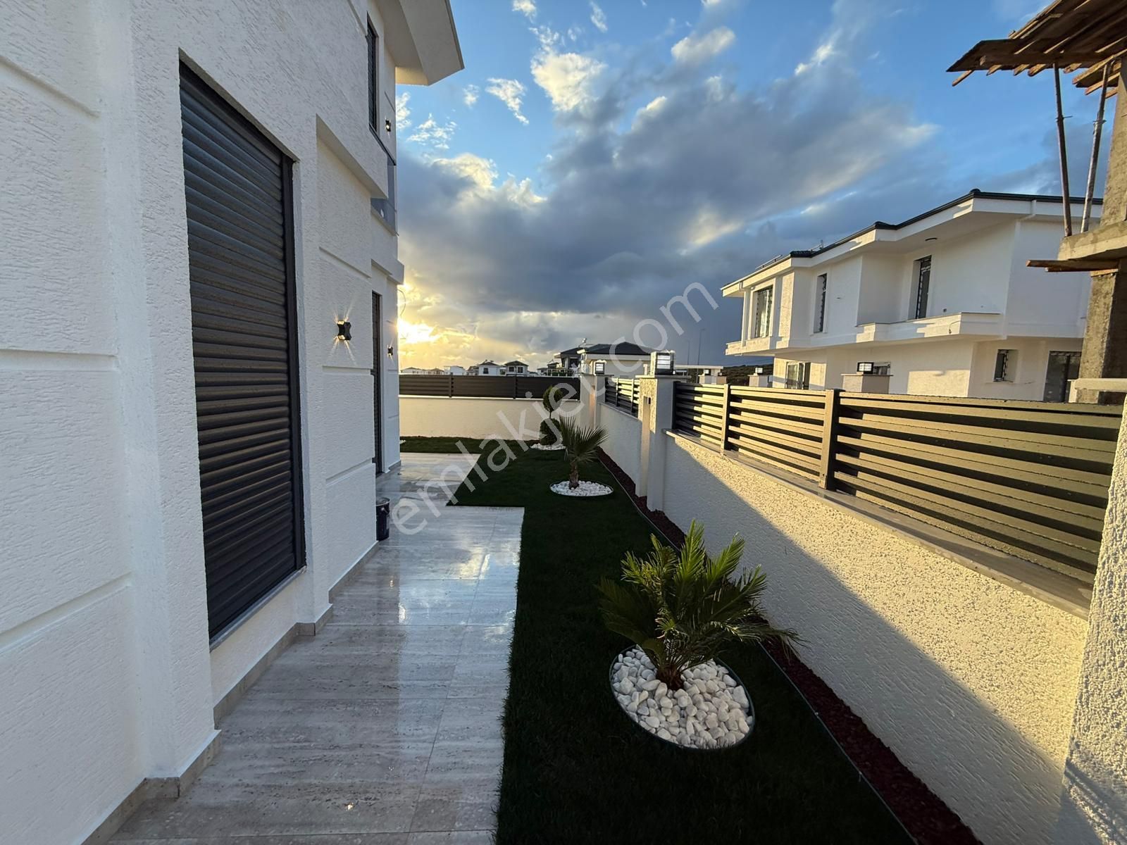 Didim Efeler Mahallesi’nde Tam Müstakil Havuzlu Lüks Villa! - Görsel 18