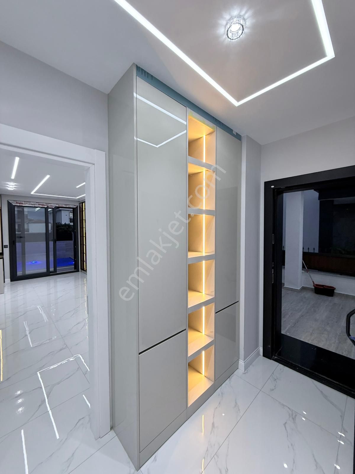 Didim Efeler Mahallesi’nde Tam Müstakil Havuzlu Lüks Villa! - Görsel 12