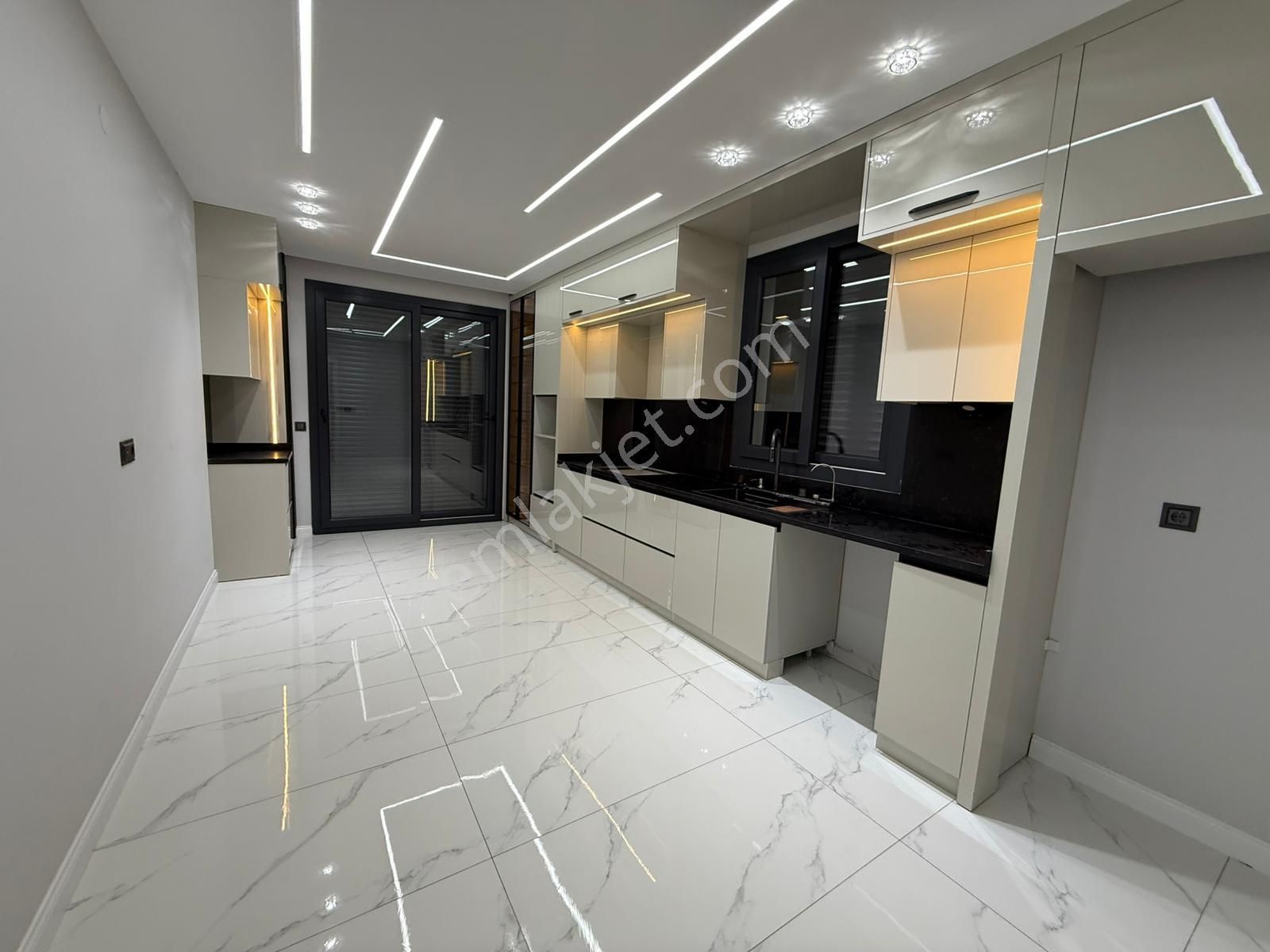 Didim Efeler Mahallesi’nde Tam Müstakil Havuzlu Lüks Villa! - Görsel 19