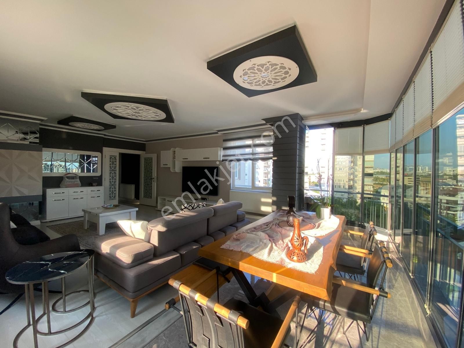 Konyaalt Toros'ta Üniversite Yakını Site İçi Ara Kat Kombili 3+1