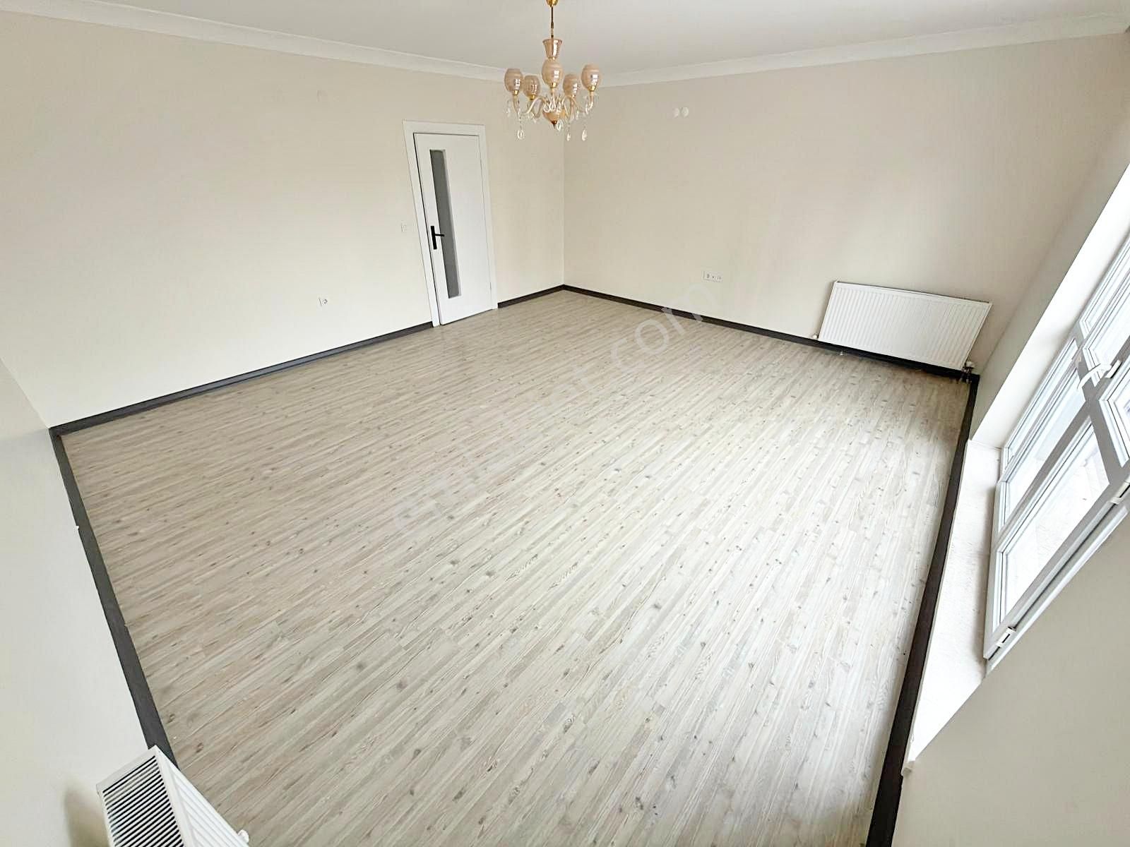 Yuvam'dan Ultra Geniş Merkezi Konum'dan Bulvar Üzeri 3+1 Kiralık - Görsel 9