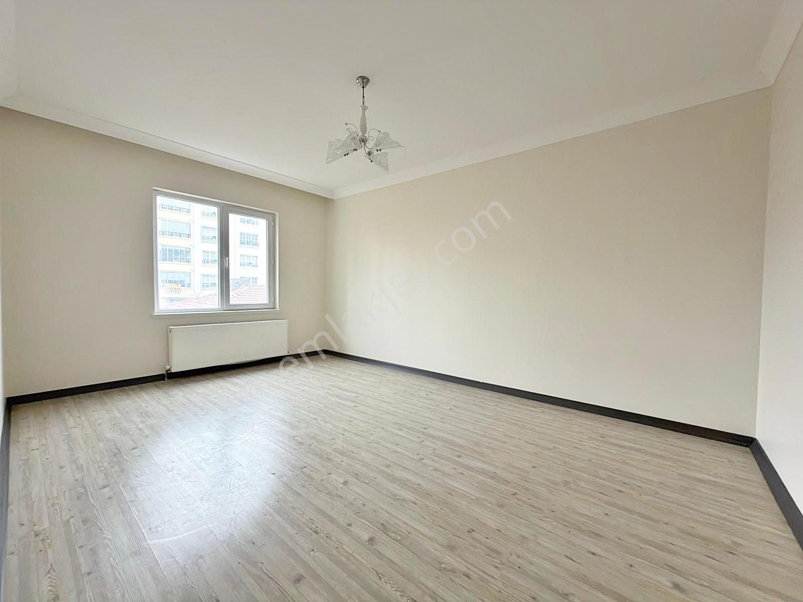 Yuvam'dan Ultra Geniş Merkezi Konum'dan Bulvar Üzeri 3+1 Kiralık - Görsel 25