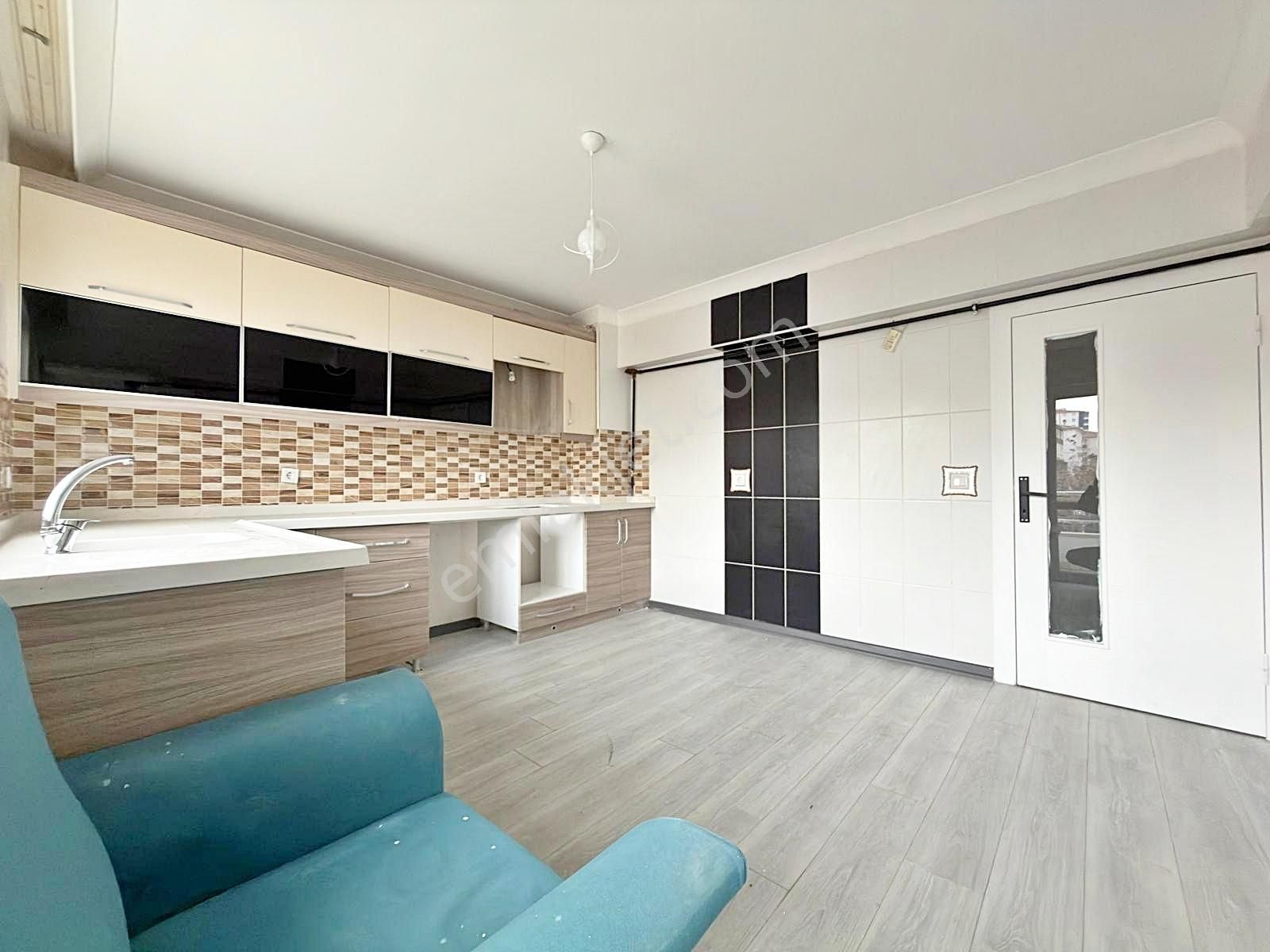 Yuvam'dan Ultra Geniş Merkezi Konum'dan Bulvar Üzeri 3+1 Kiralık - Görsel 21