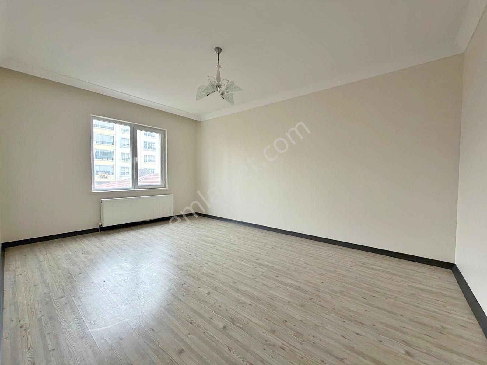 Yuvam'dan Ultra Geniş Merkezi Konum'dan Bulvar Üzeri 3+1 Kiralık - Görsel 30