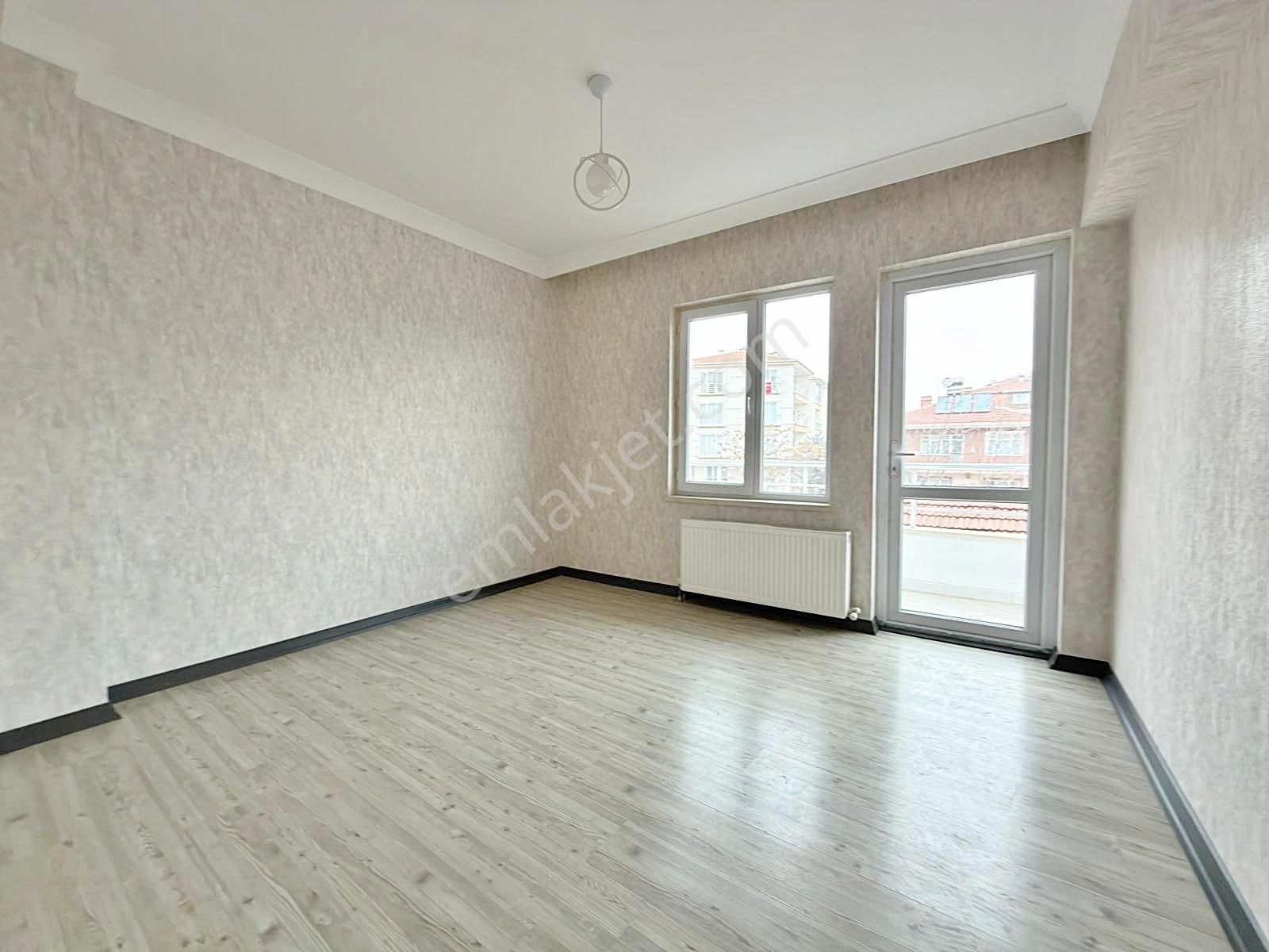 Yuvam'dan Ultra Geniş Merkezi Konum'dan Bulvar Üzeri 3+1 Kiralık - Görsel 6