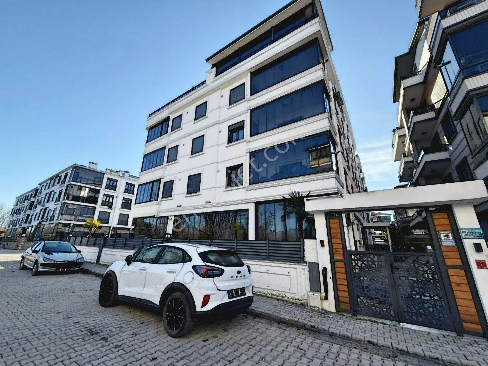 🔴 Güç Gayrimenkul'den Akçay'da Ön Cephe Müstakil Tadında Cam Balkonlu 1+1 Daire - Görsel 10