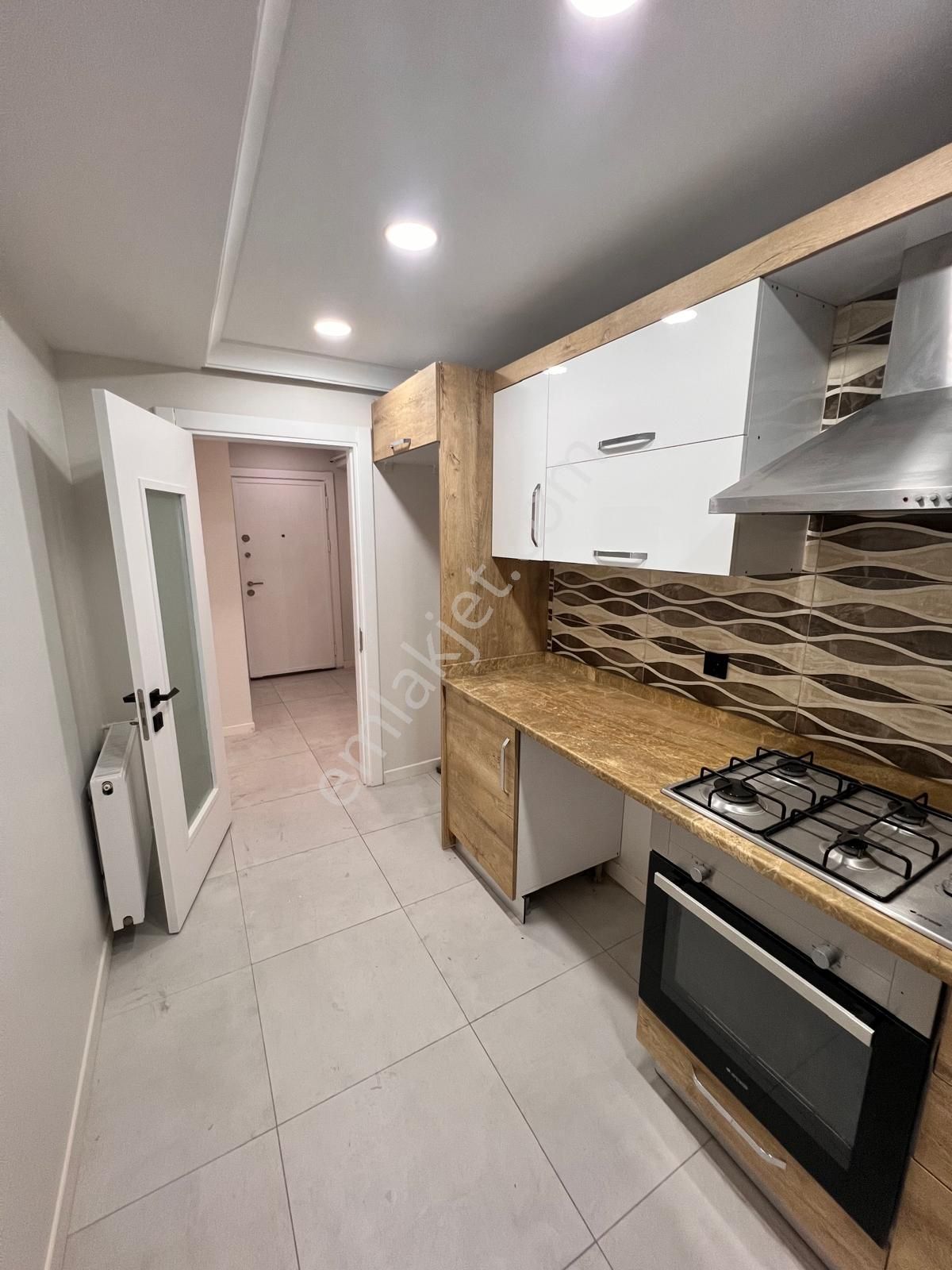 Kaçmaz'dan Cevizlide Minibüs Yolunun Dibinde Lüx Tasarlanmış 3+1 - Görsel 5