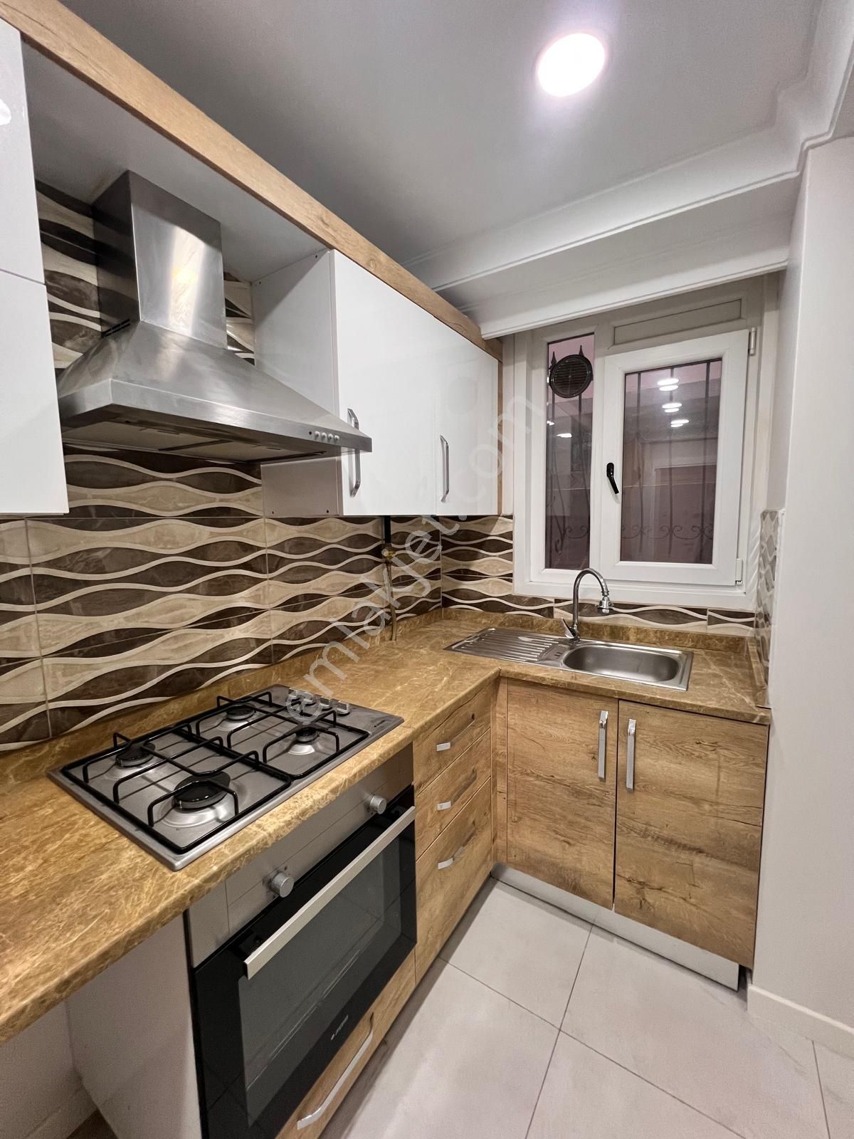 Kaçmaz'dan Cevizlide Minibüs Yolunun Dibinde Lüx Tasarlanmış 3+1 - Görsel 4