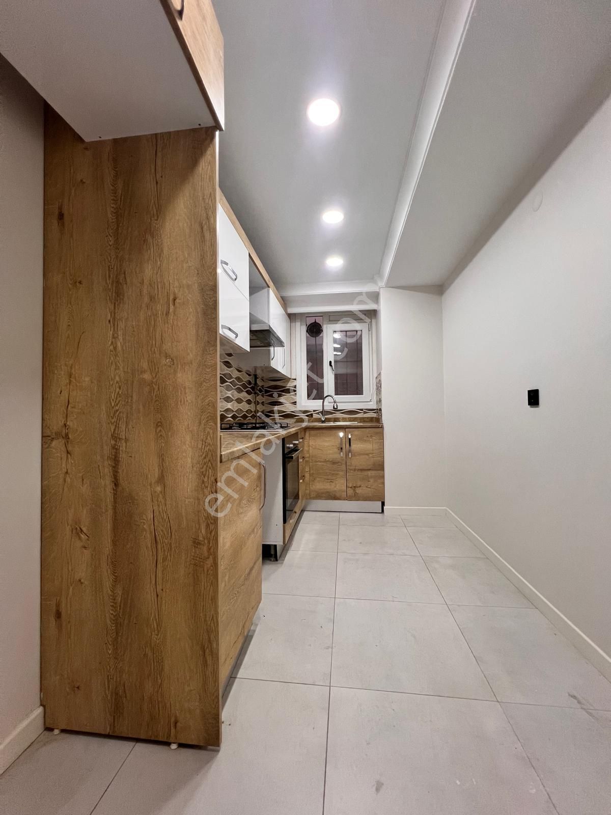 Kaçmaz'dan Cevizlide Minibüs Yolunun Dibinde Lüx Tasarlanmış 3+1 - Görsel 6