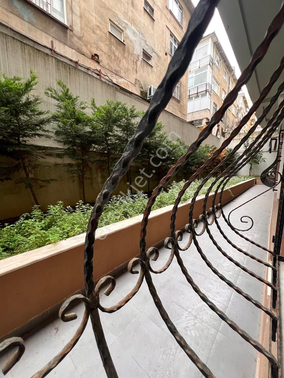 Kaçmaz'dan Cevizlide Minibüs Yolunun Dibinde Lüx Tasarlanmış 3+1 - Görsel 17