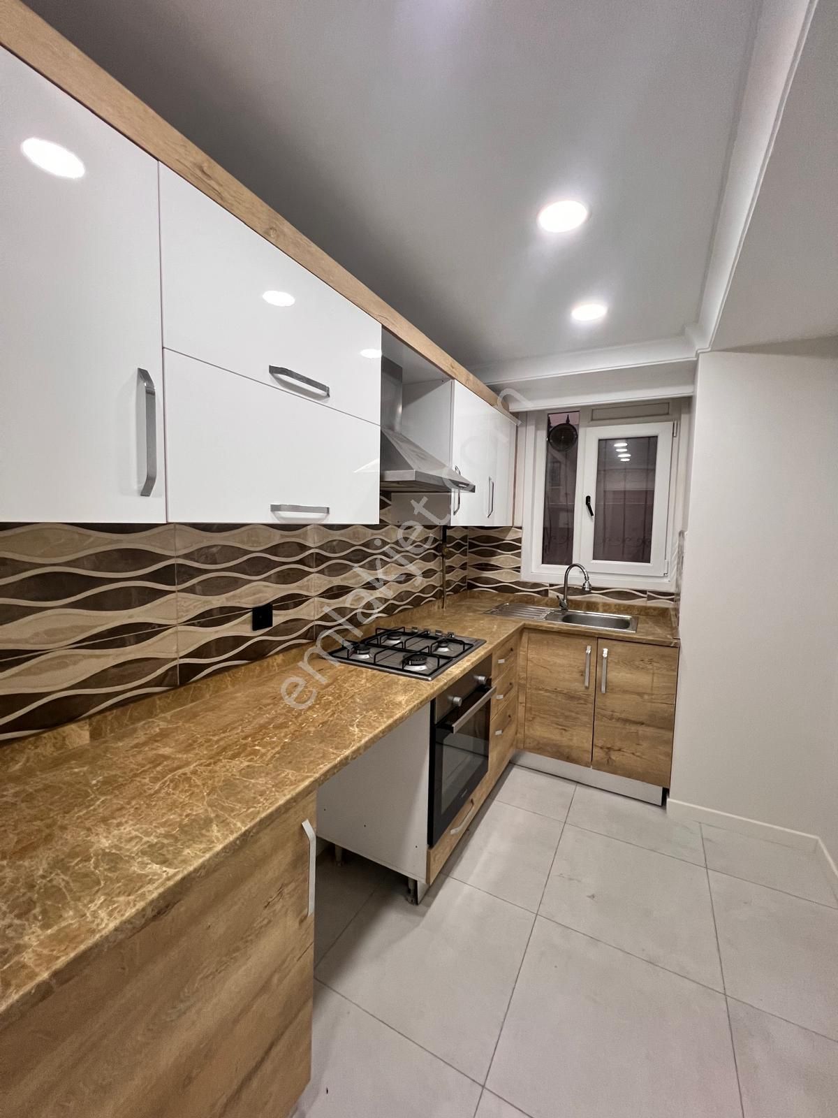 Kaçmaz'dan Cevizlide Minibüs Yolunun Dibinde Lüx Tasarlanmış 3+1 - Görsel 3